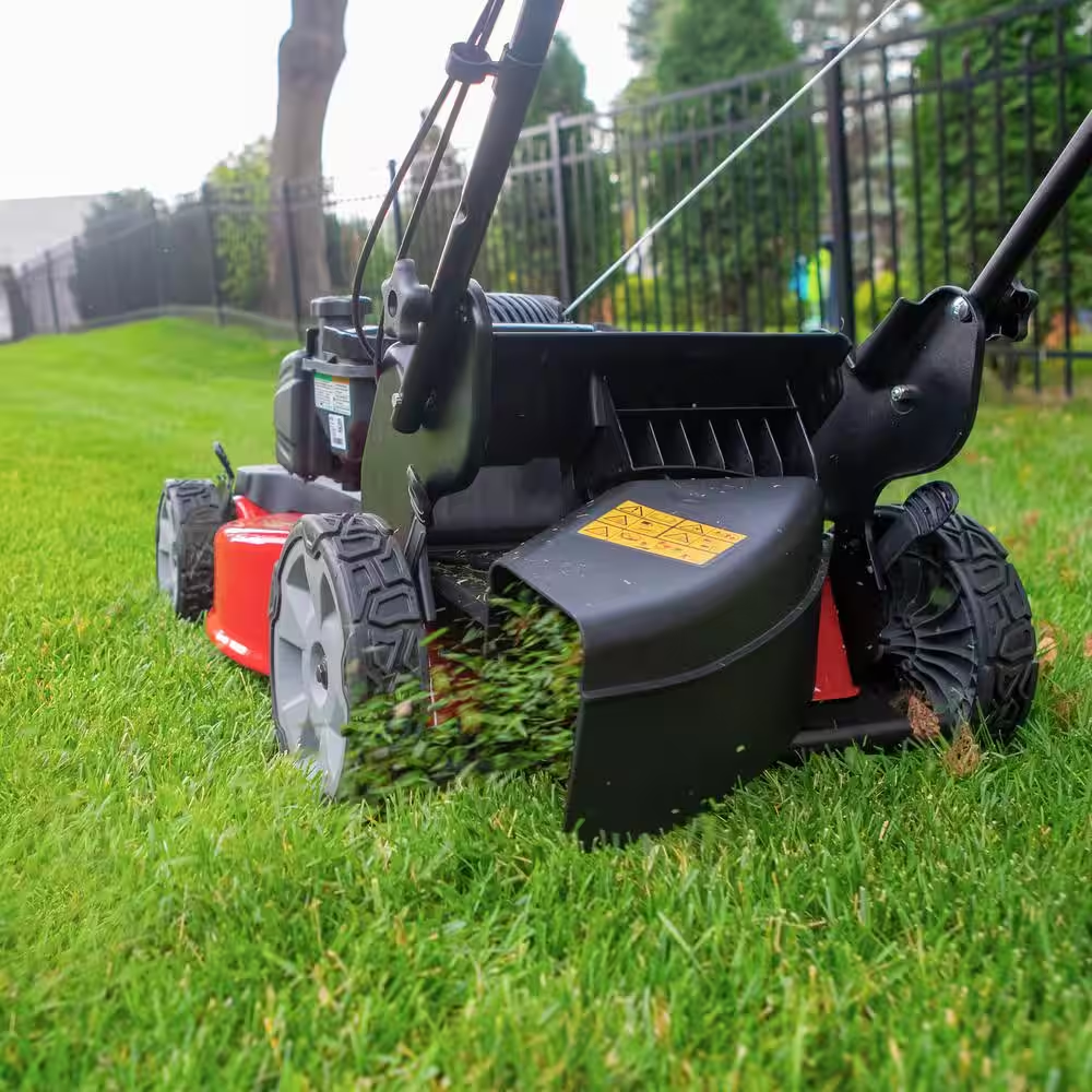22 In. Recycler Briggs &amp; Stratton High Wheel FWD Gas Walk behind Self Propelled Lawn Mower with Super Bagger - YardForce Supply
